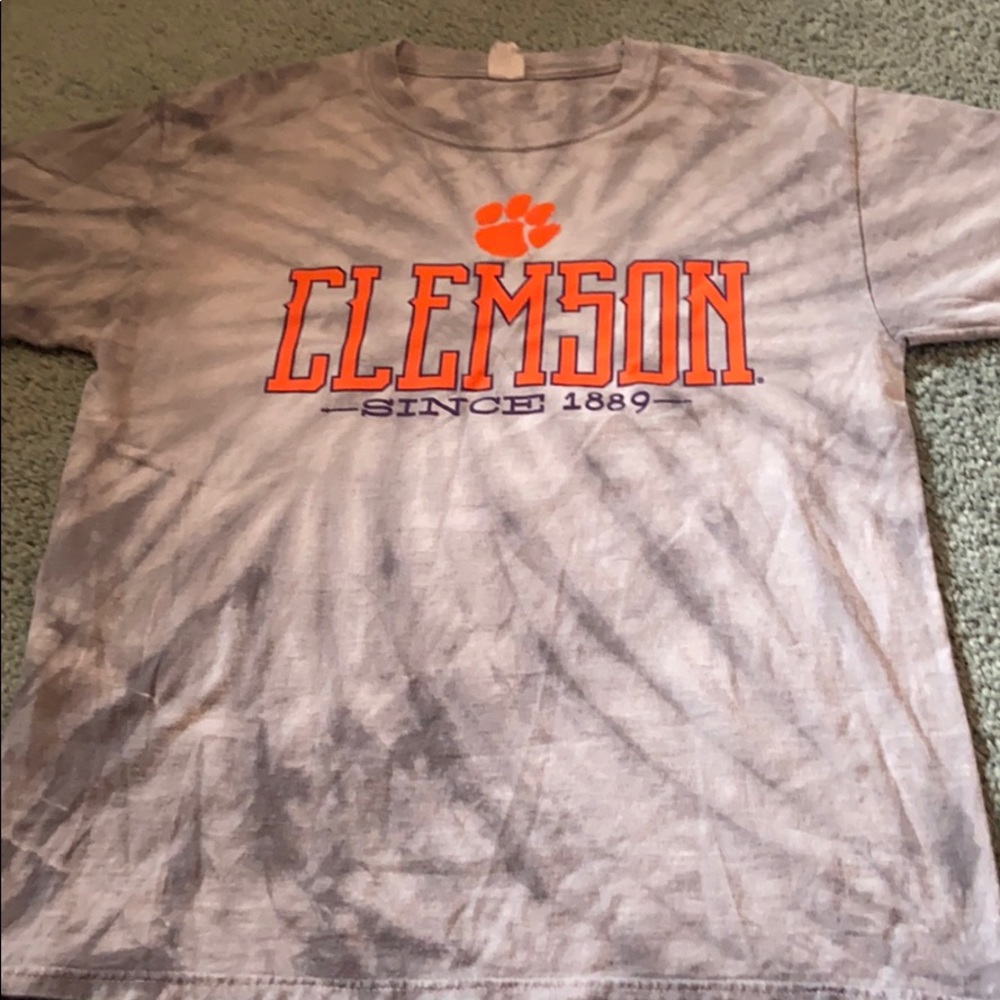 Tie-dye women’s shirt